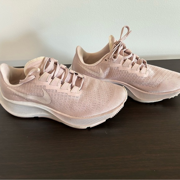 Nike Shoes - Ladies soft pink Nike runners